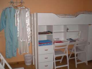 Проживание в семье Jannseni Accommodation Пярну Семейный номер с общей ванной комнатой-1